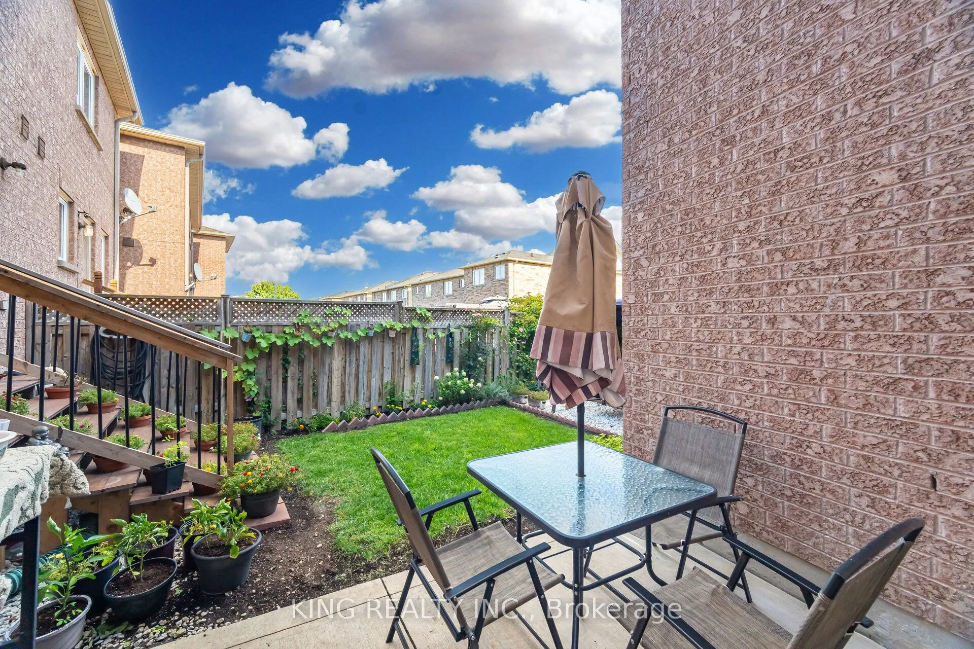 89 Crystal Glen Crescent