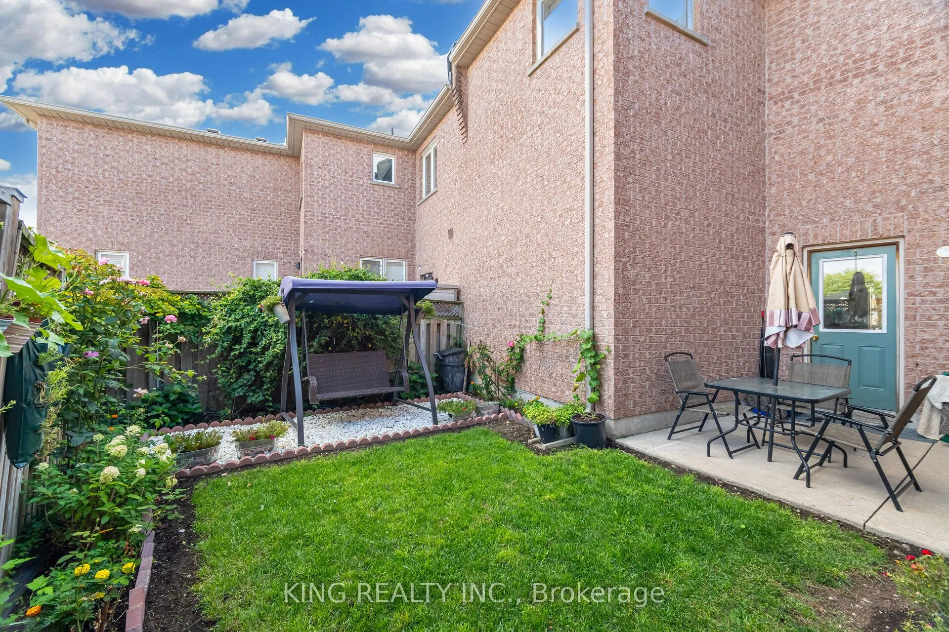 89 Crystal Glen Crescent