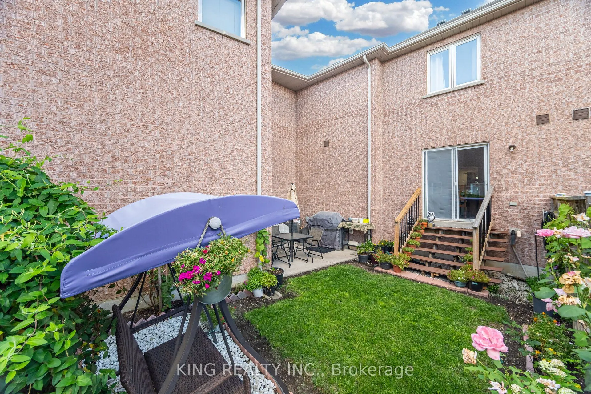 89 Crystal Glen Crescent