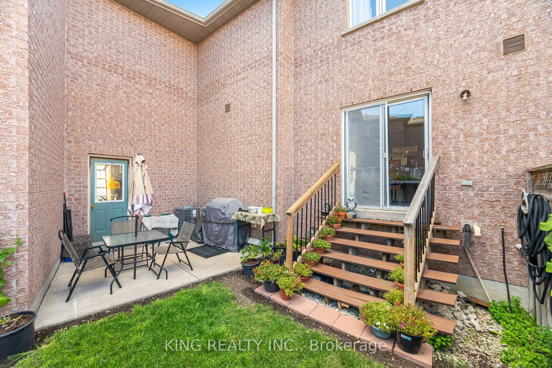 89 Crystal Glen Crescent