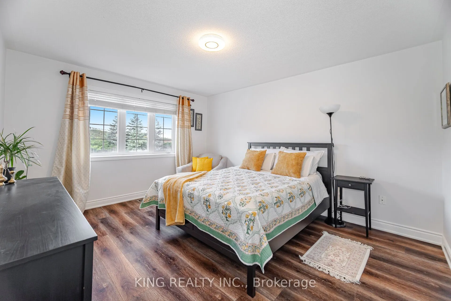 89 Crystal Glen Crescent