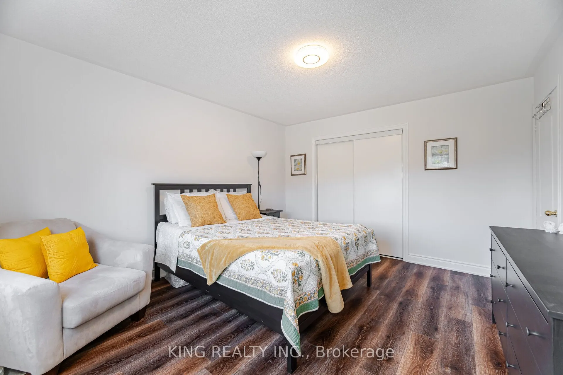 89 Crystal Glen Crescent