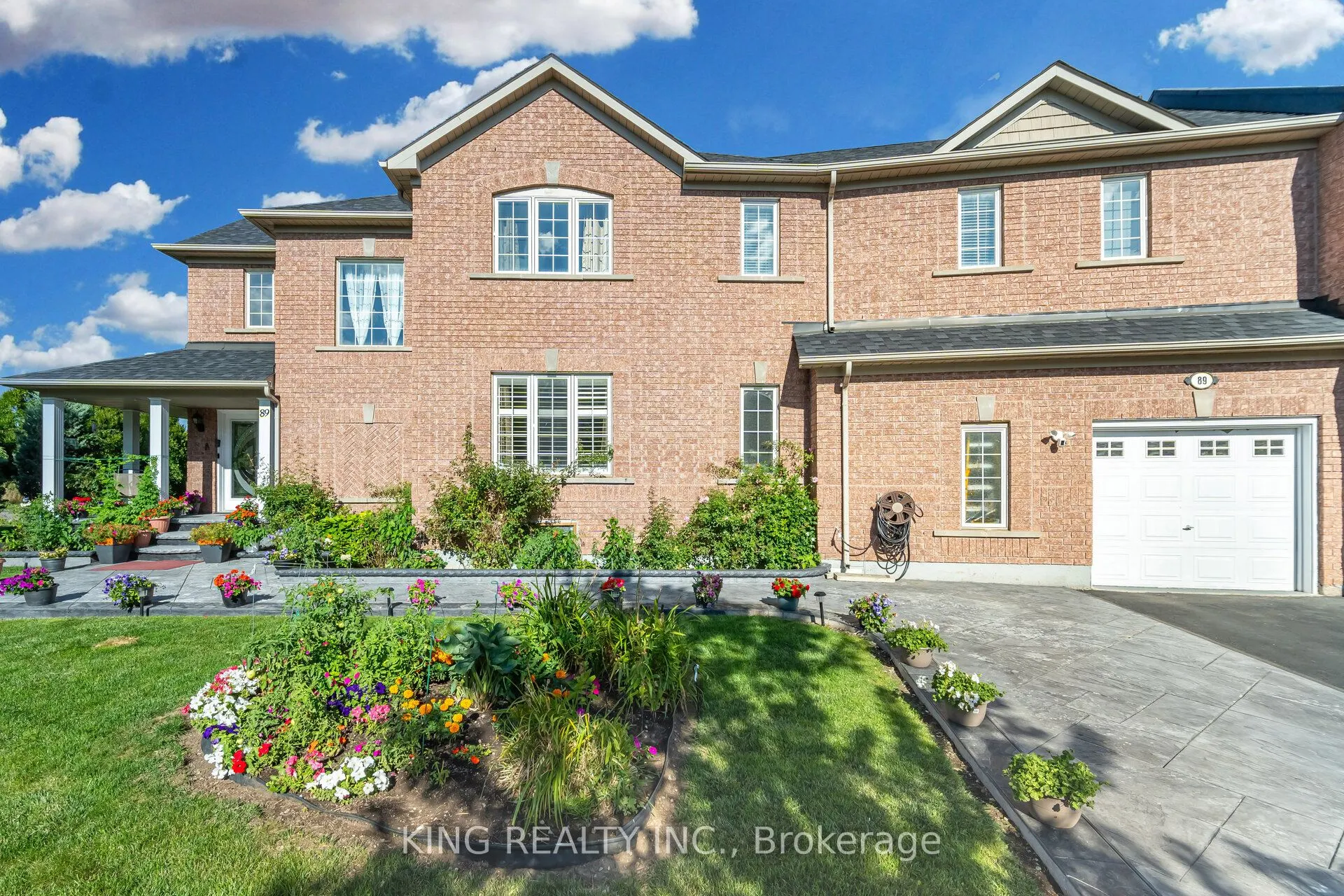 89 Crystal Glen Crescent