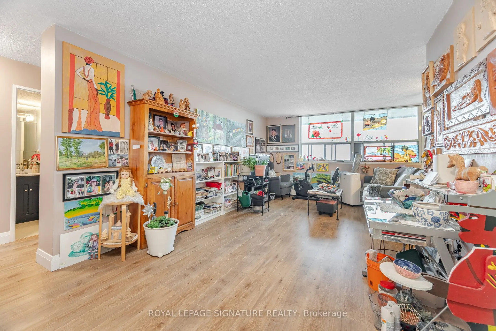 541 Blackthorn Avenue, #1110