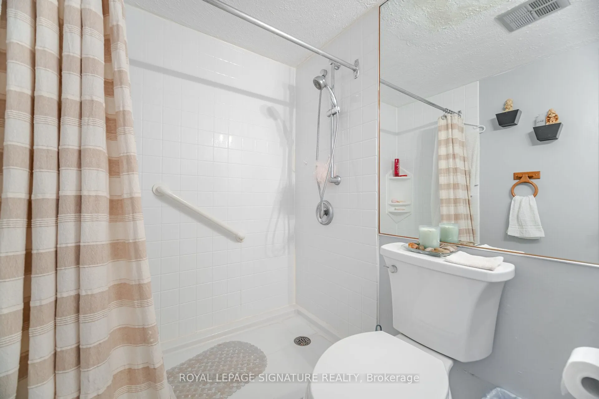 541 Blackthorn Avenue, #1110