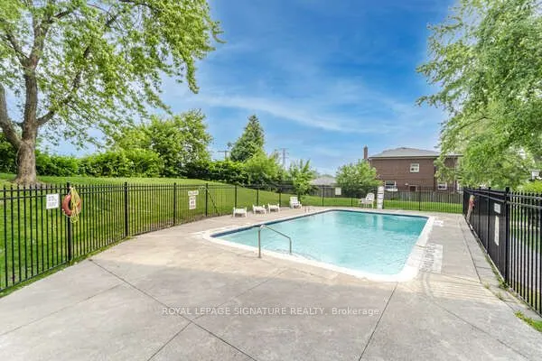 541 Blackthorn Avenue, #1110