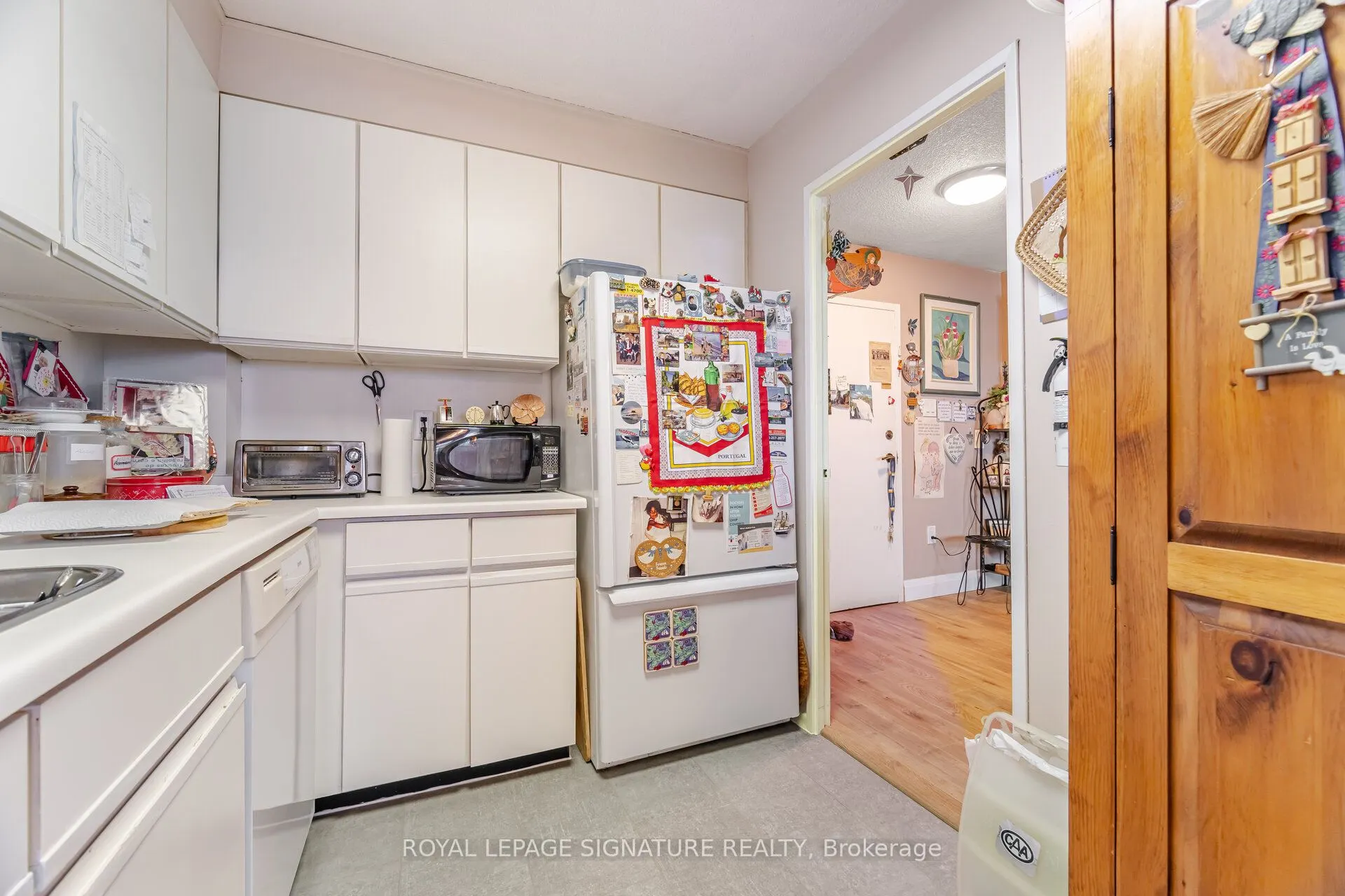 541 Blackthorn Avenue, #1110