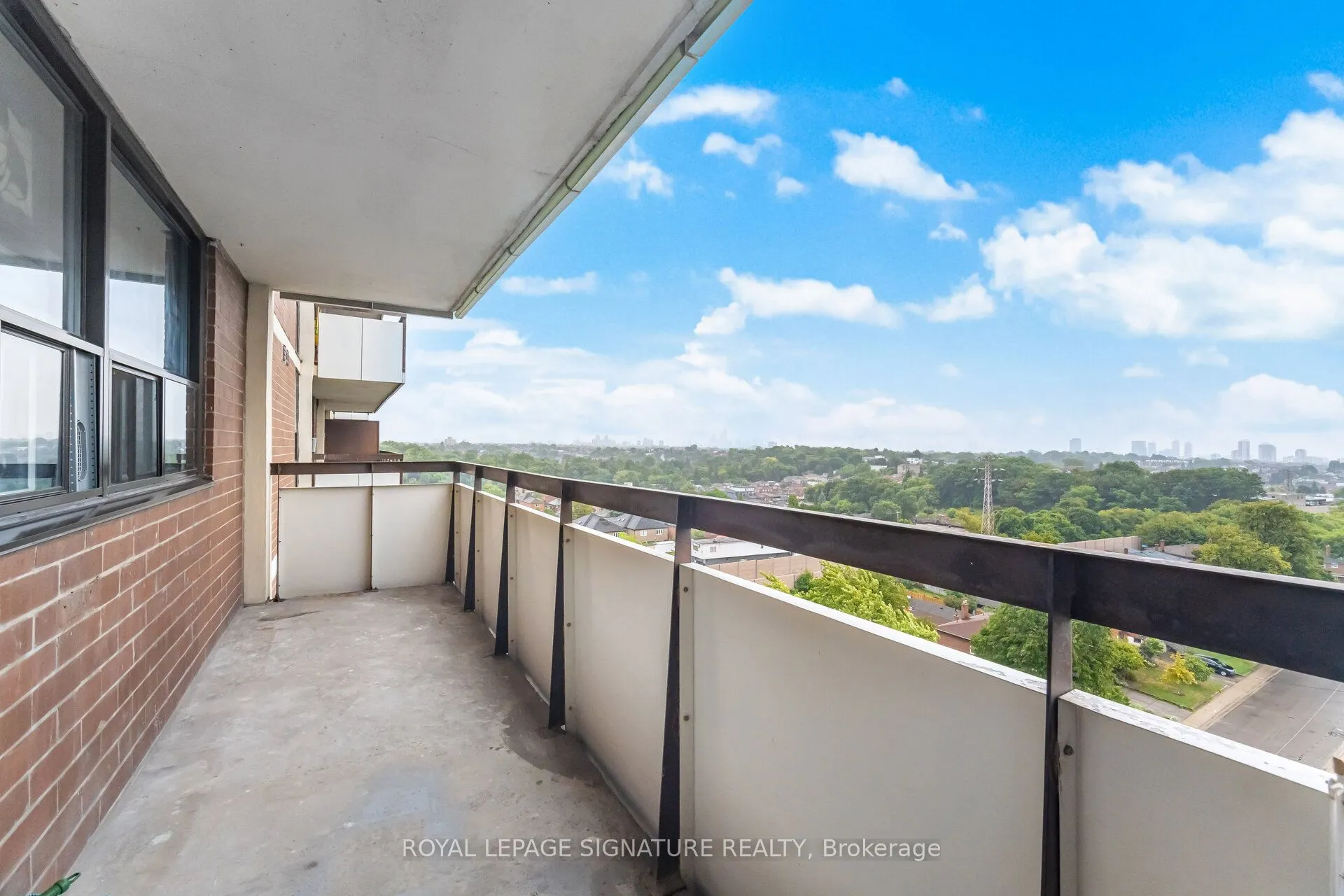 541 Blackthorn Avenue, #1110