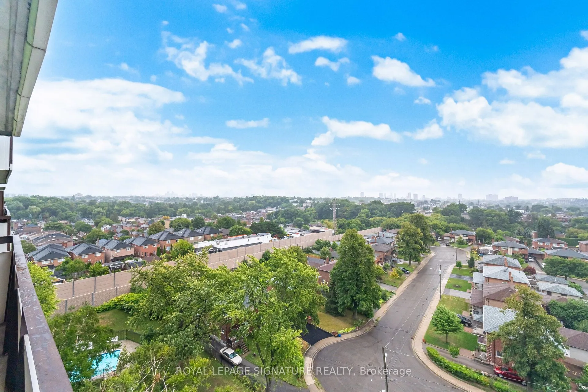 541 Blackthorn Avenue, #1110