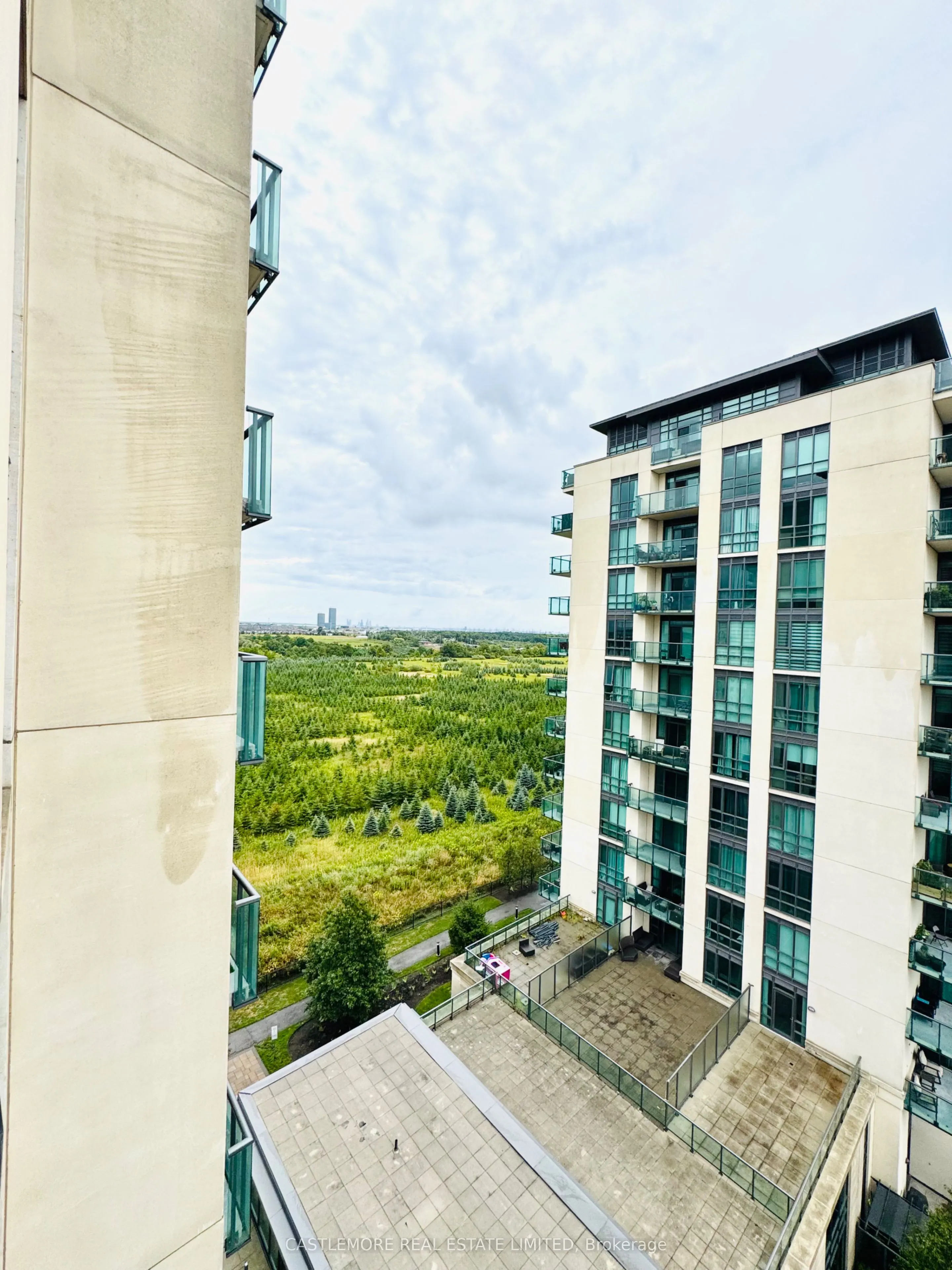 45 Yorkland Boulevard, #808
