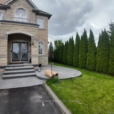 28 Lavallee Crescent