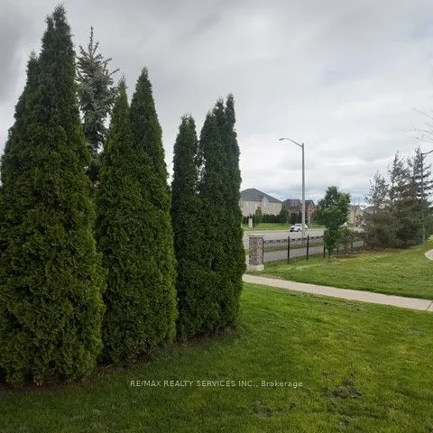 28 Lavallee Crescent