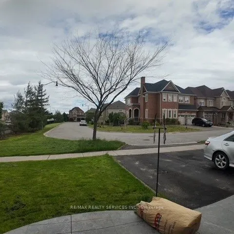 28 Lavallee Crescent