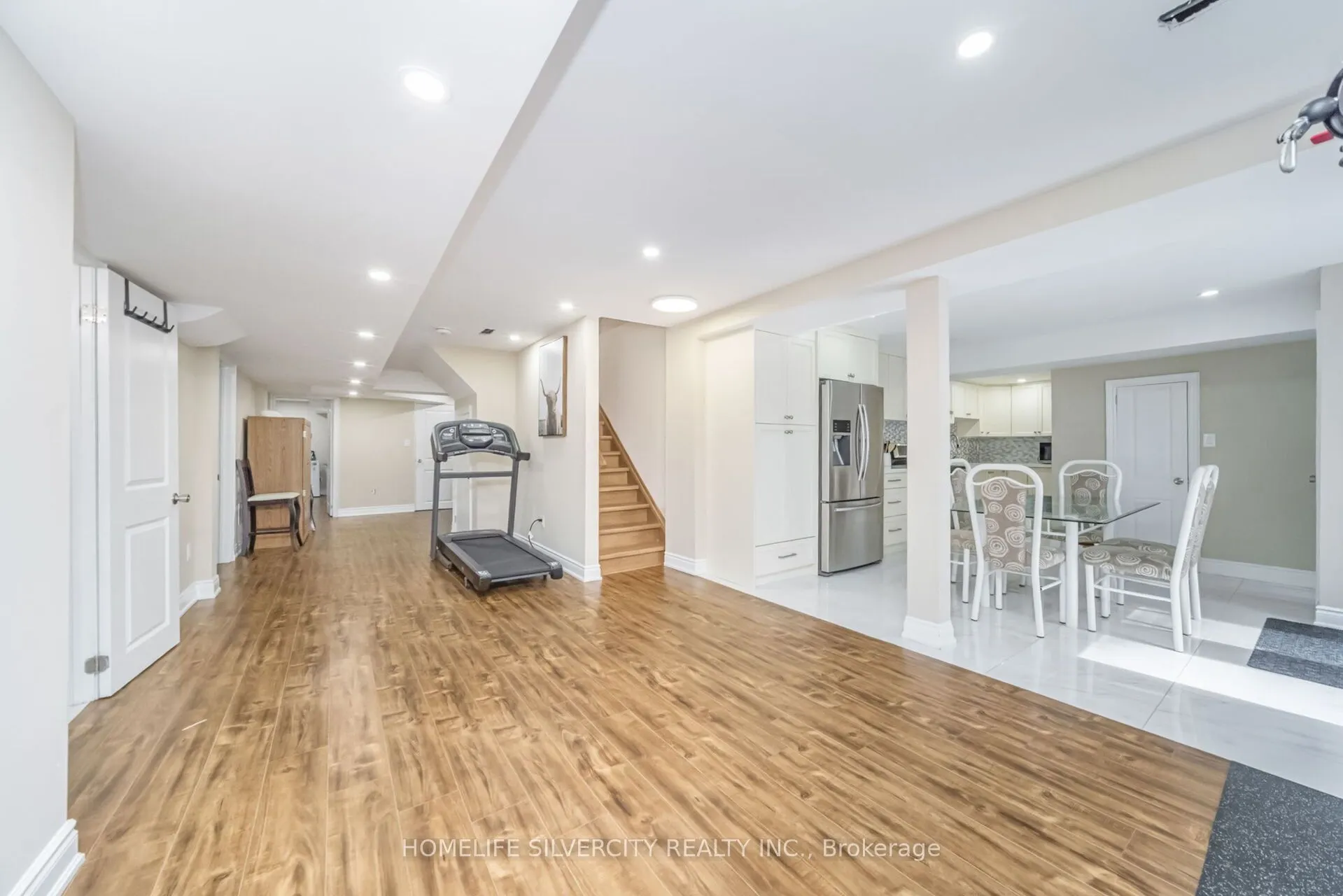 1587 Hallstone Road