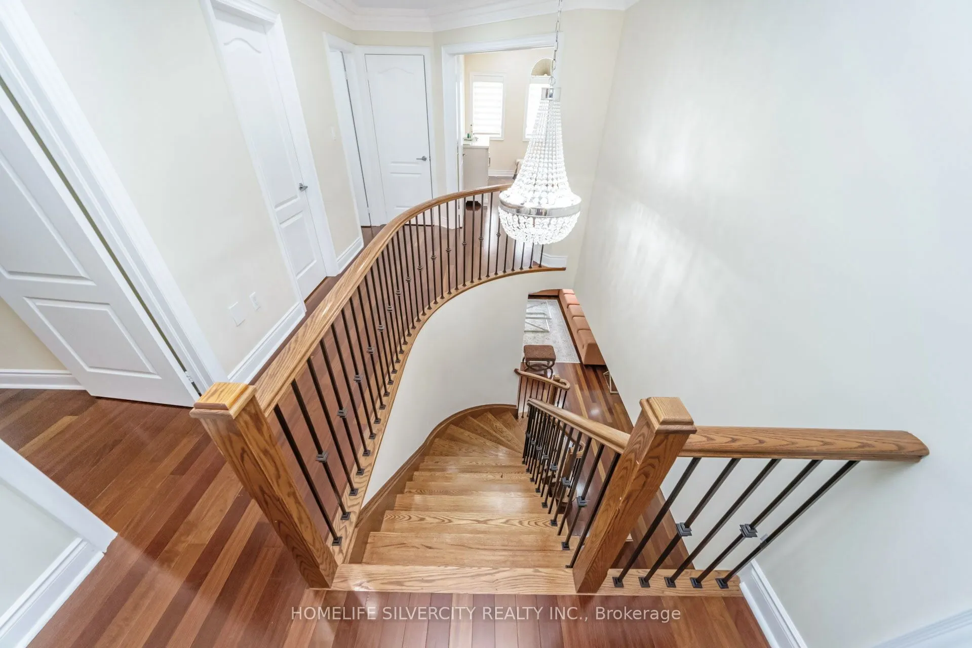 1587 Hallstone Road