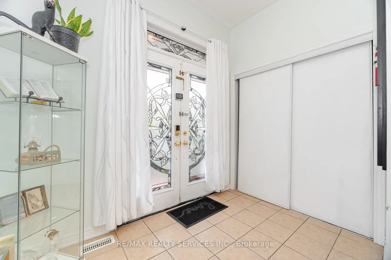 5 Goswell Street