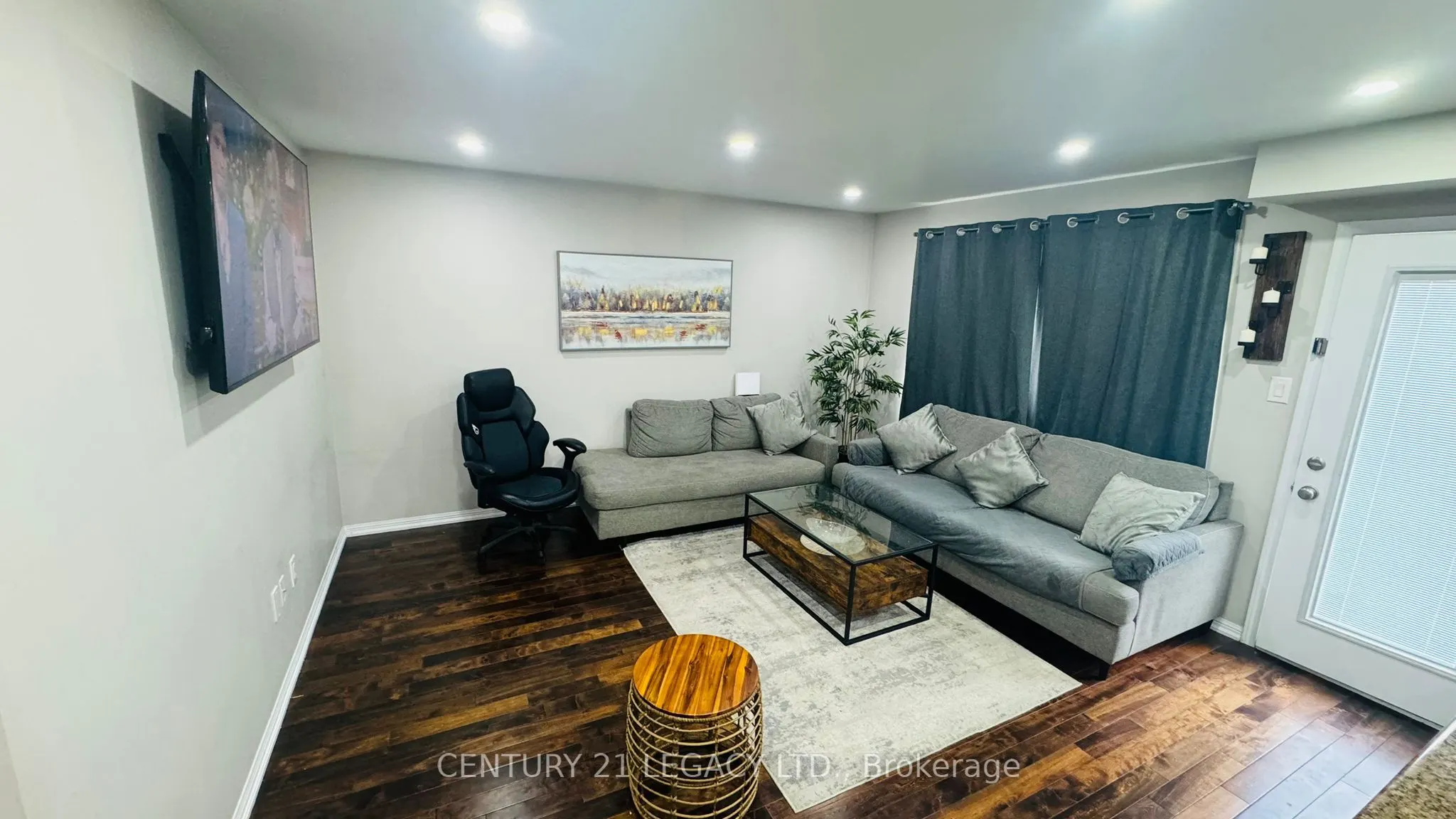 142 VANHORNE Close