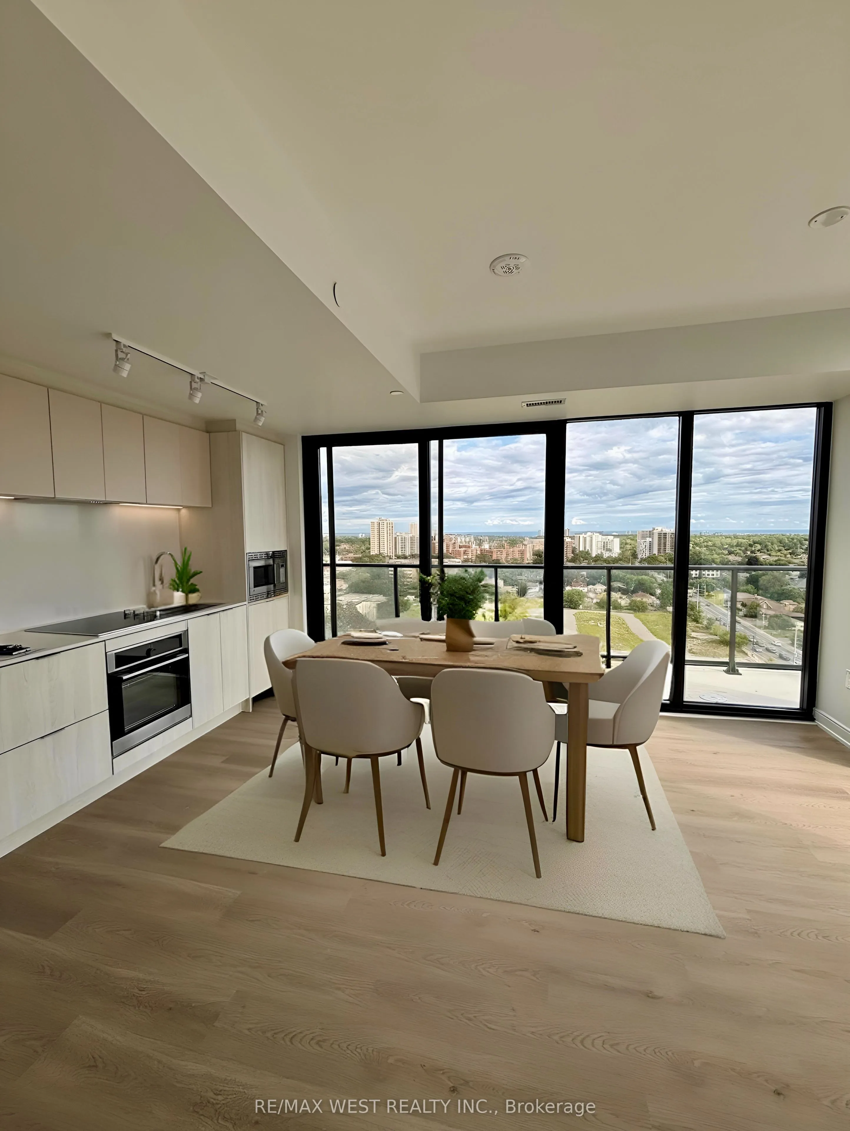3009 Novar Road, #1305