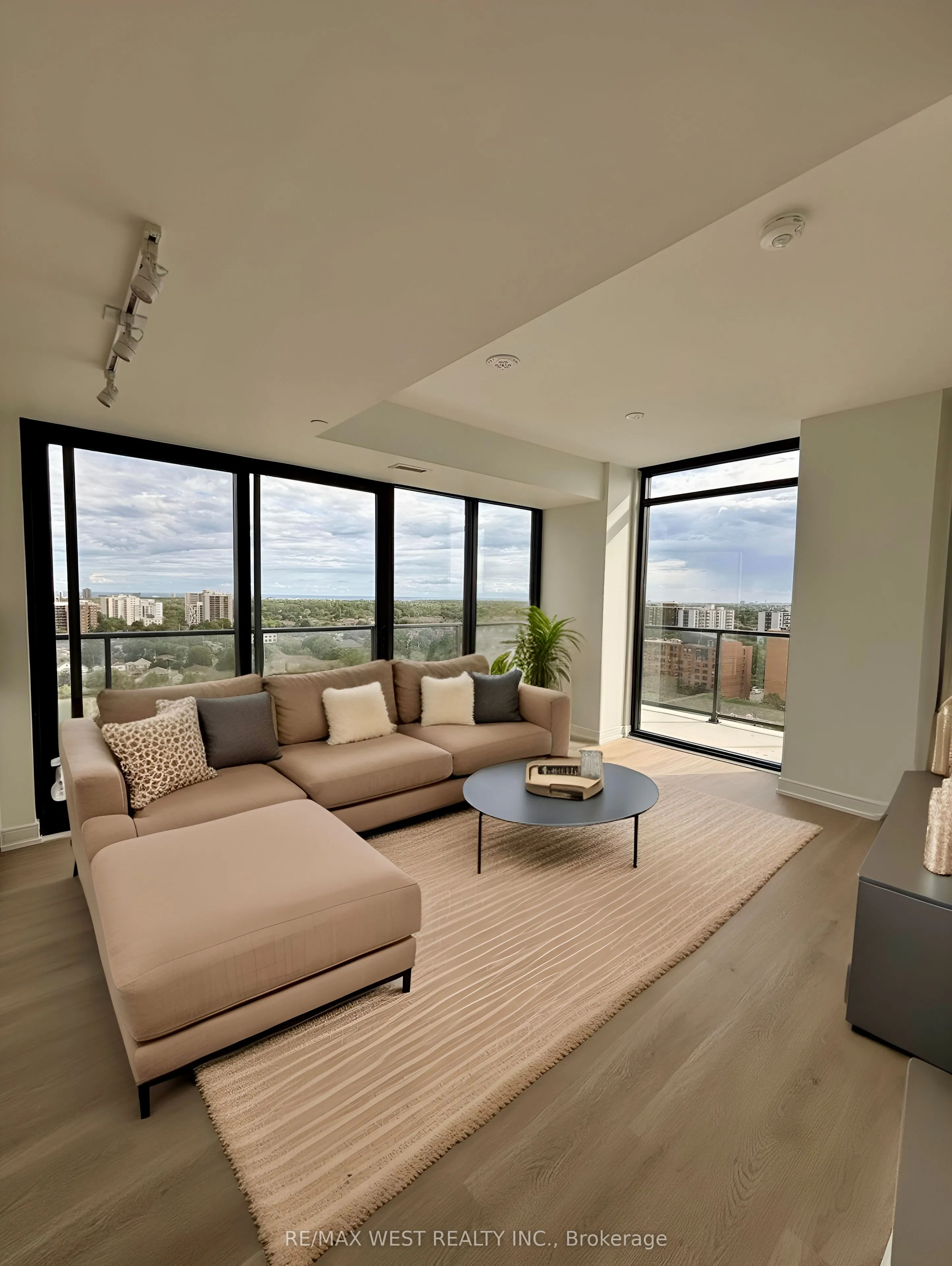 3009 Novar Road, #1305