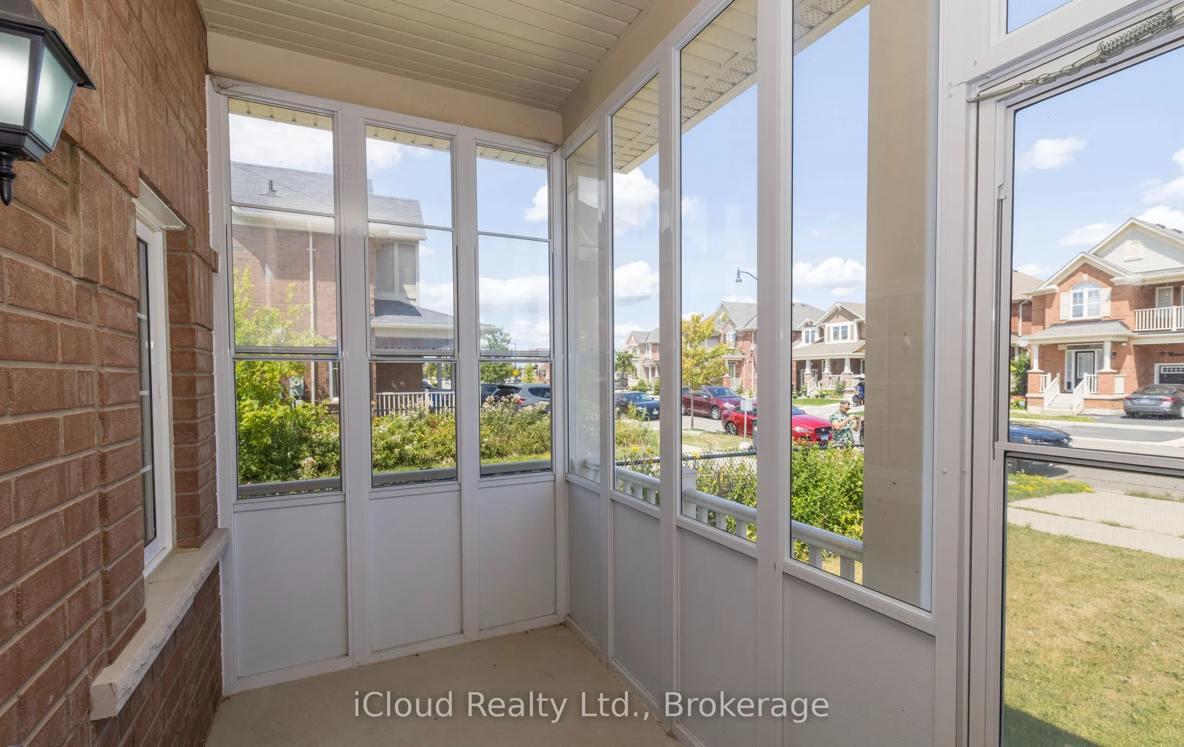 4 Robert Parkinson Drive