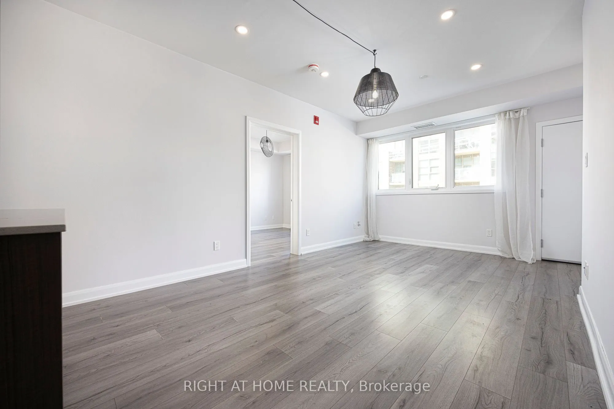 385 Osler Street, #207