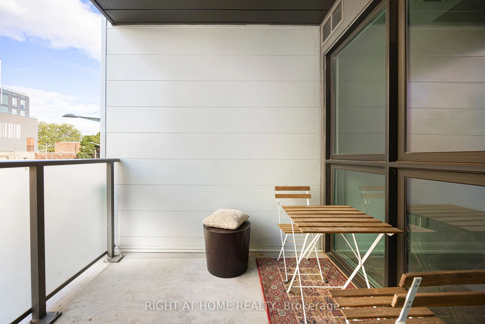 385 Osler Street, #207