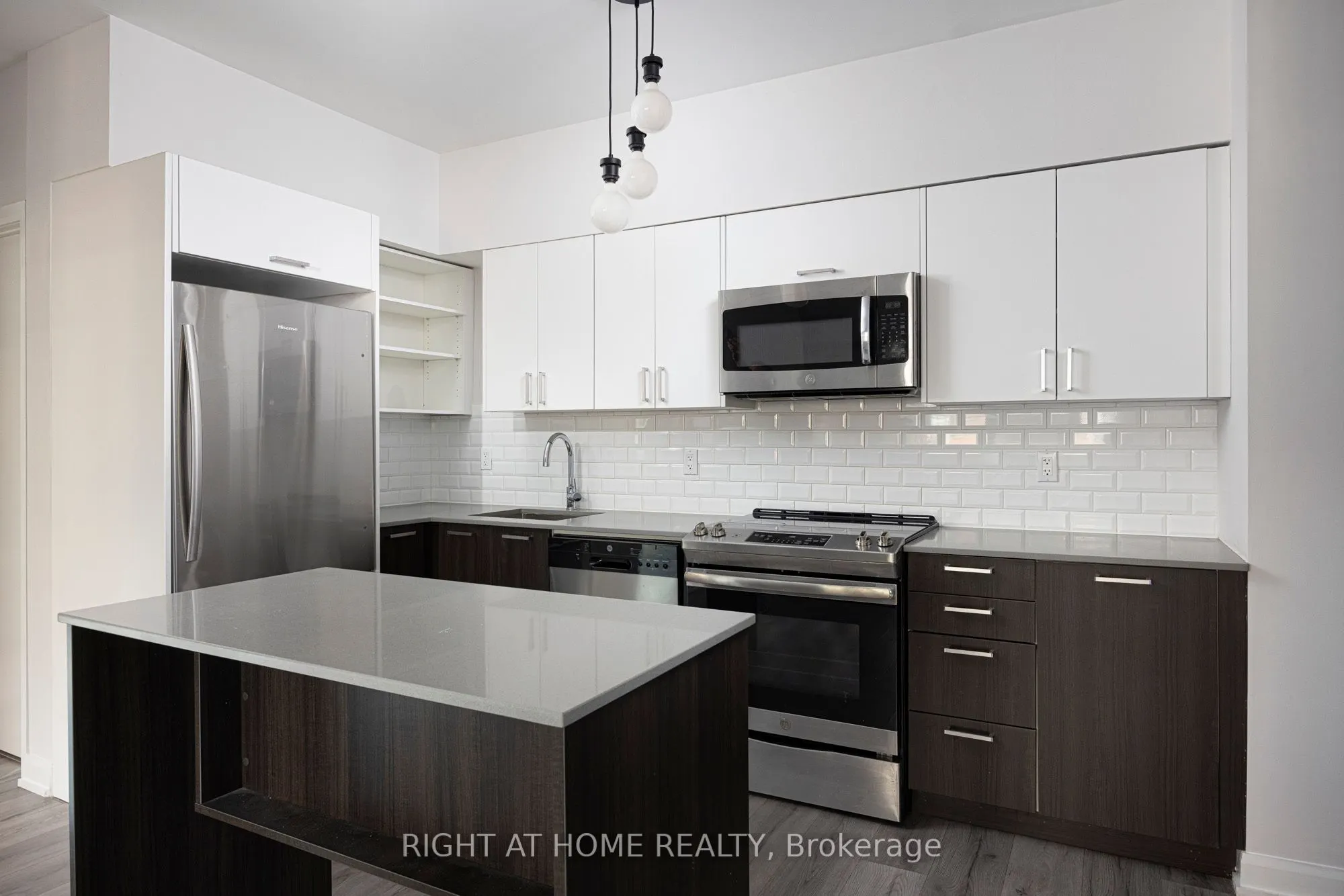 385 Osler Street, #207