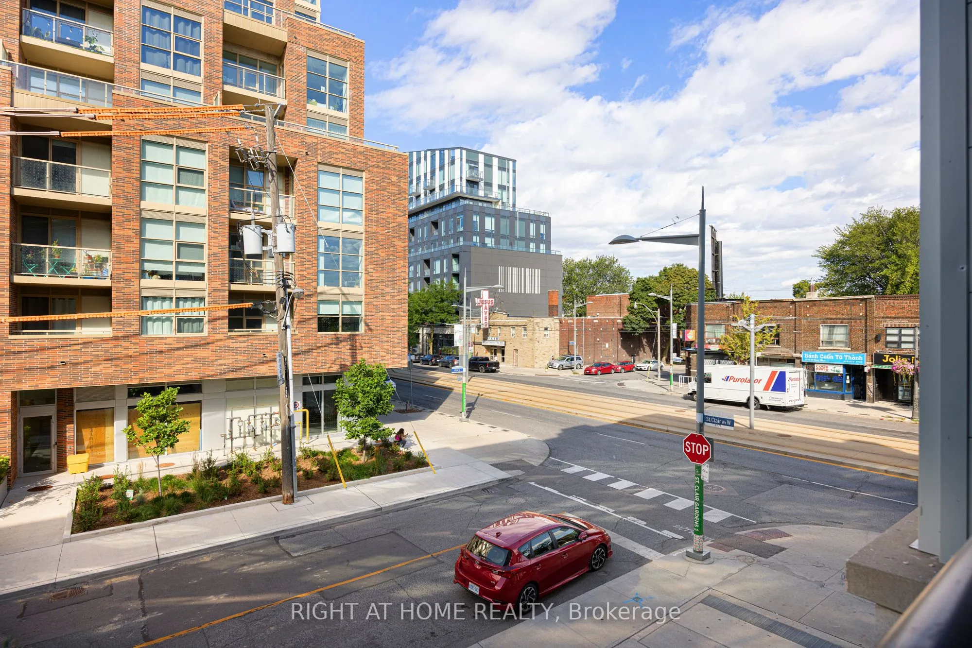 385 Osler Street, #207