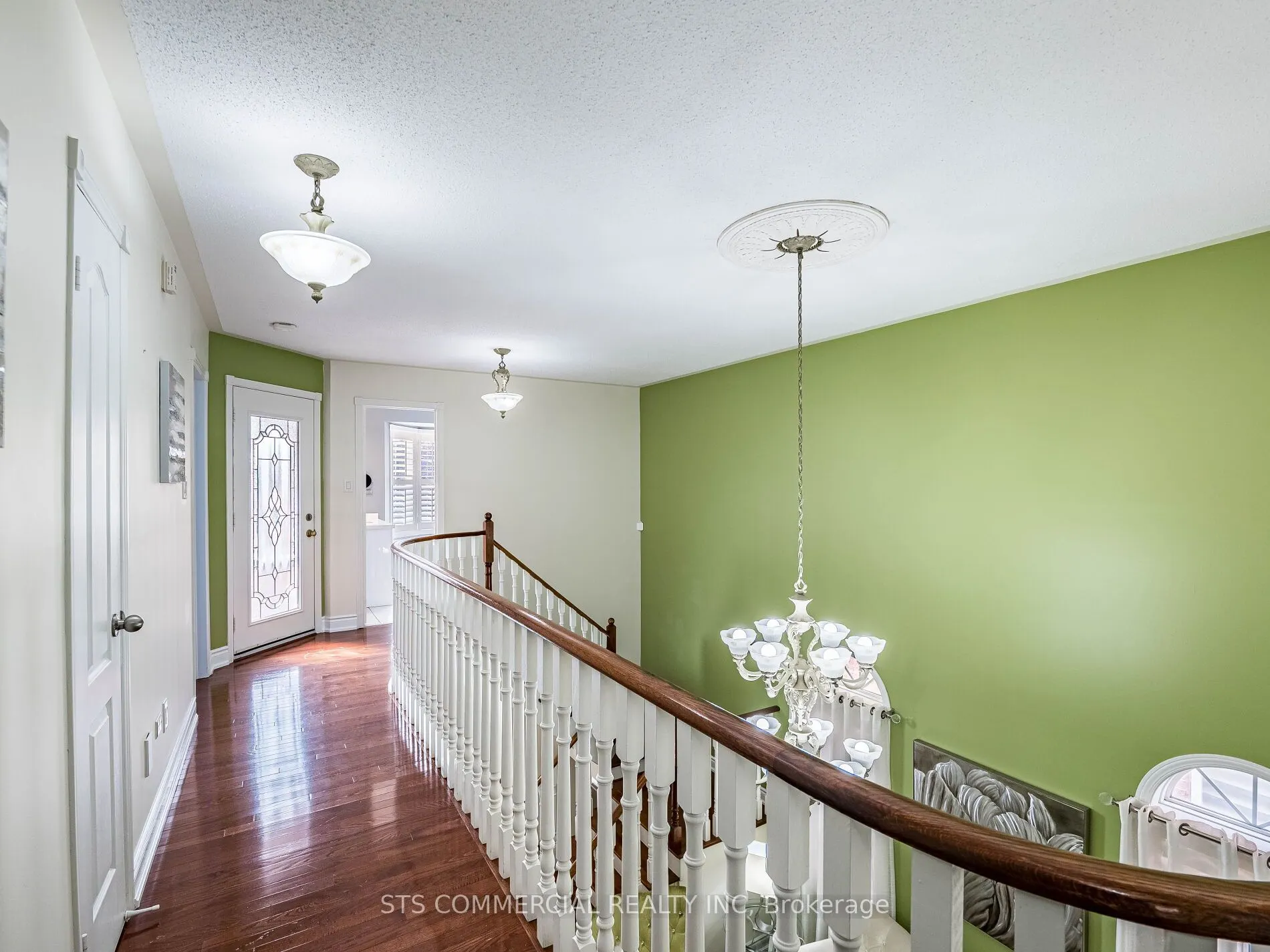 18 Queen Mary Drive