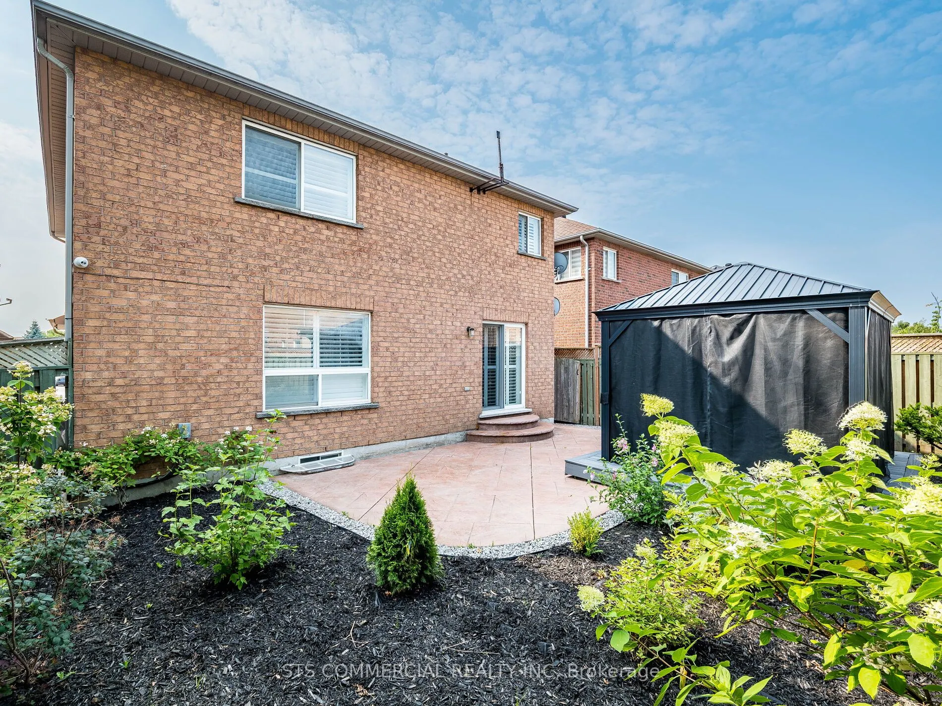 18 Queen Mary Drive