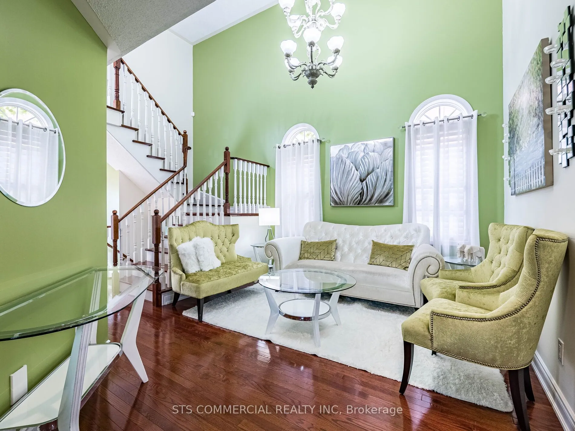 18 Queen Mary Drive