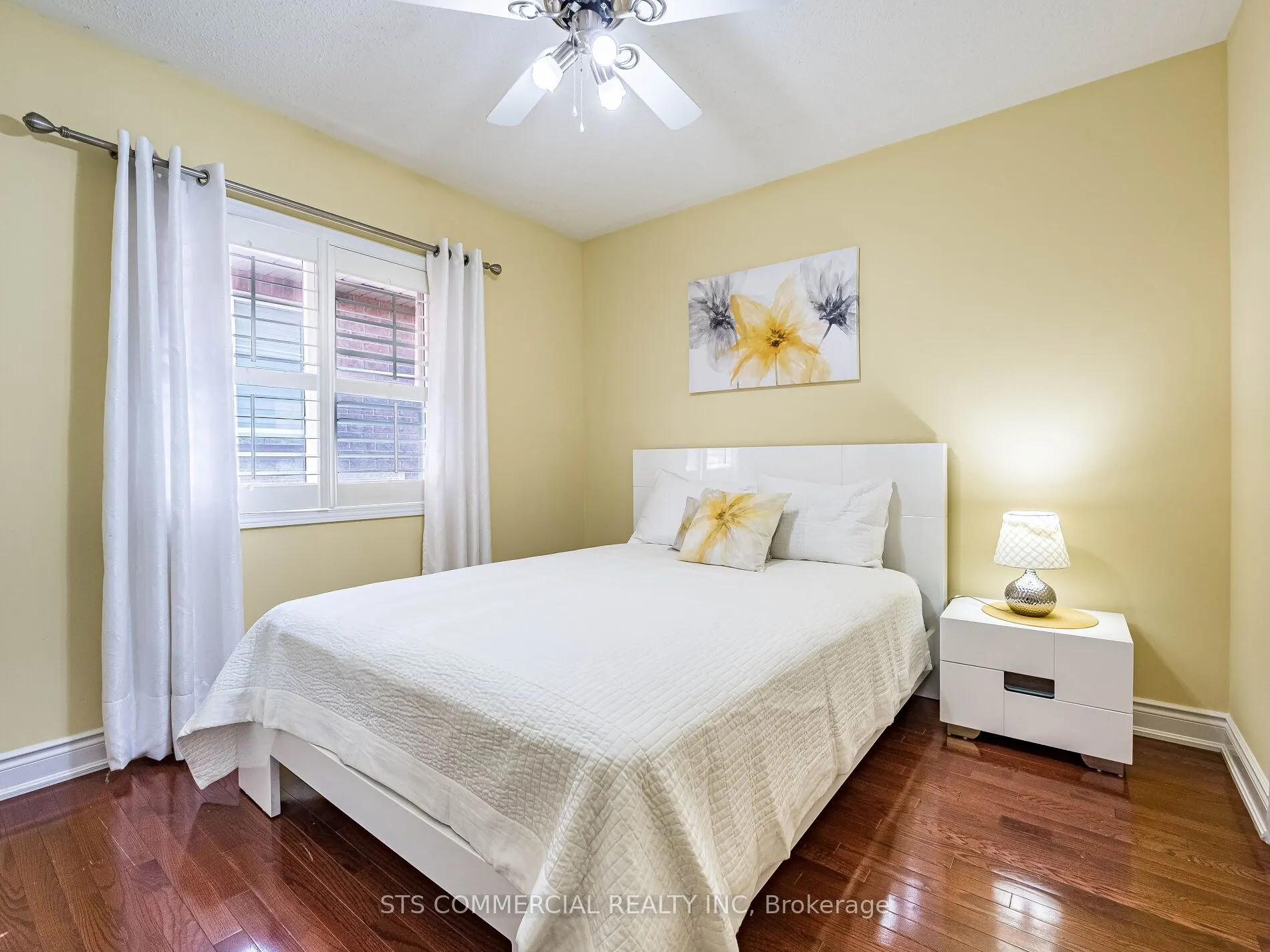 18 Queen Mary Drive