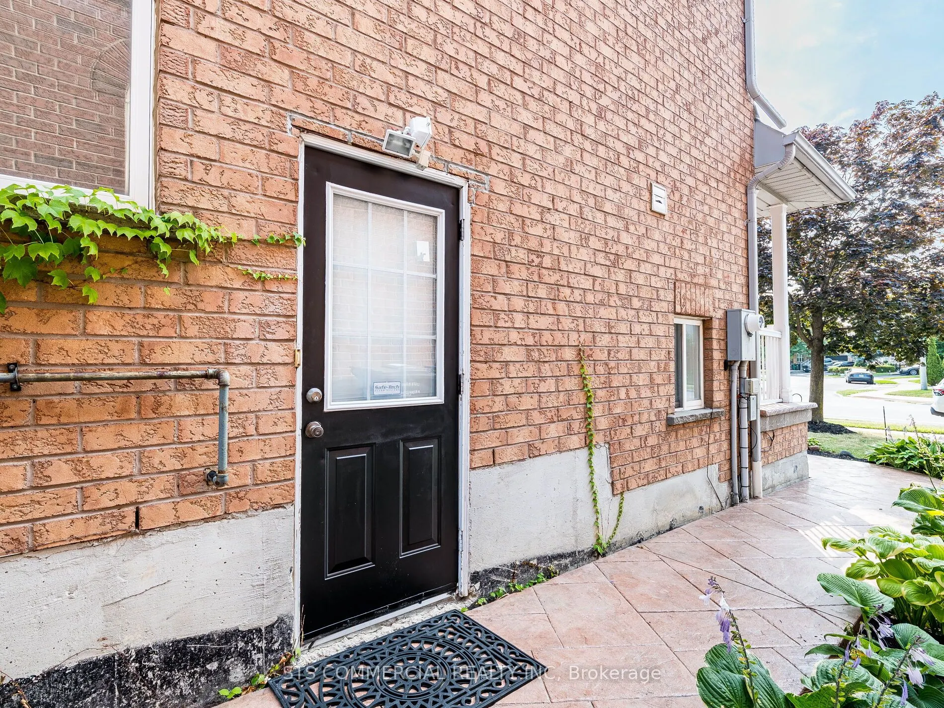18 Queen Mary Drive
