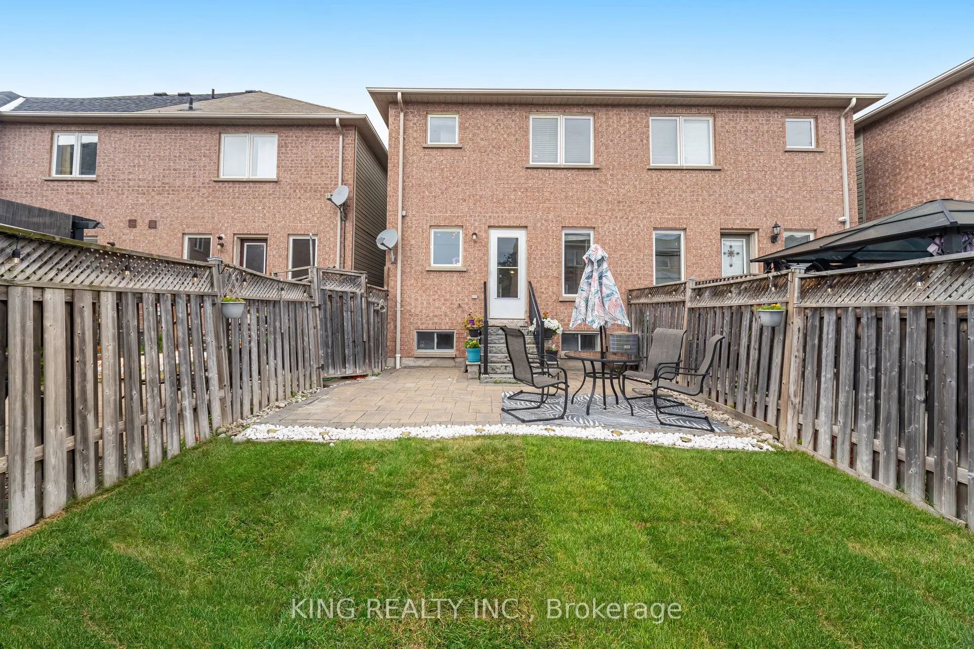 93 Crystal Glen Crescent