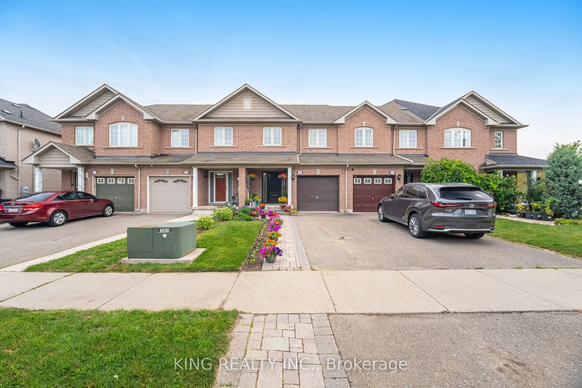 93 Crystal Glen Crescent