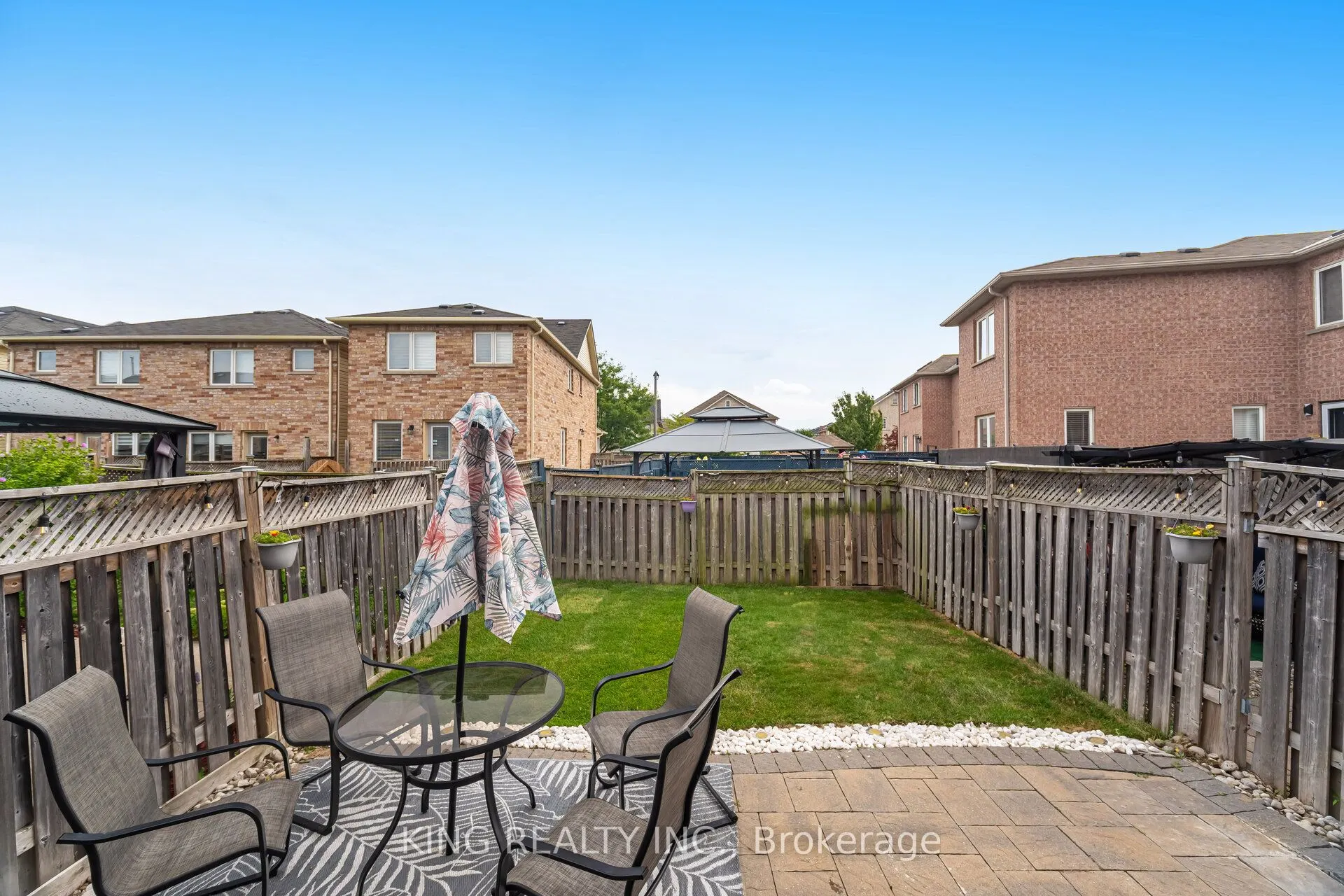 93 Crystal Glen Crescent