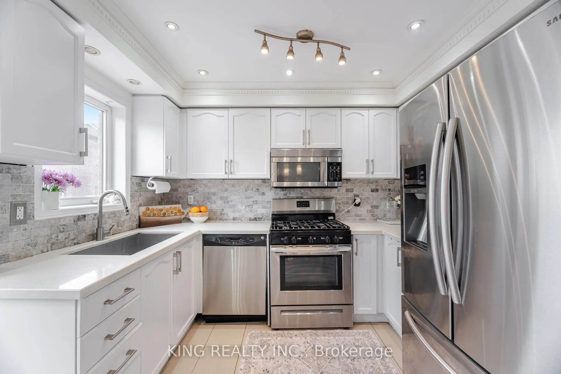 93 Crystal Glen Crescent