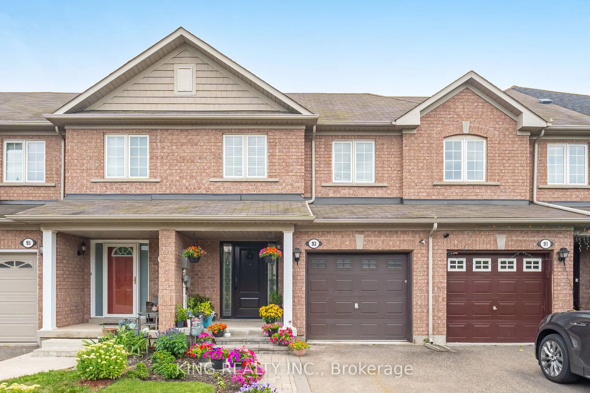 93 Crystal Glen Crescent