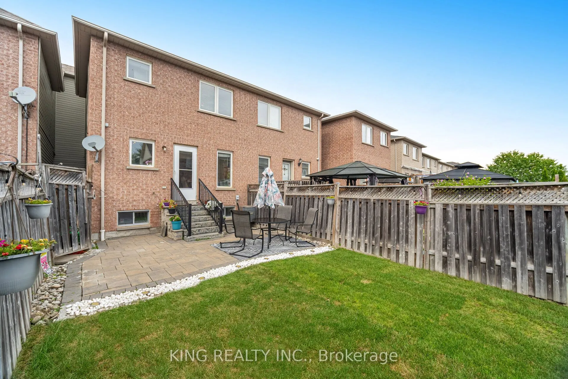 93 Crystal Glen Crescent