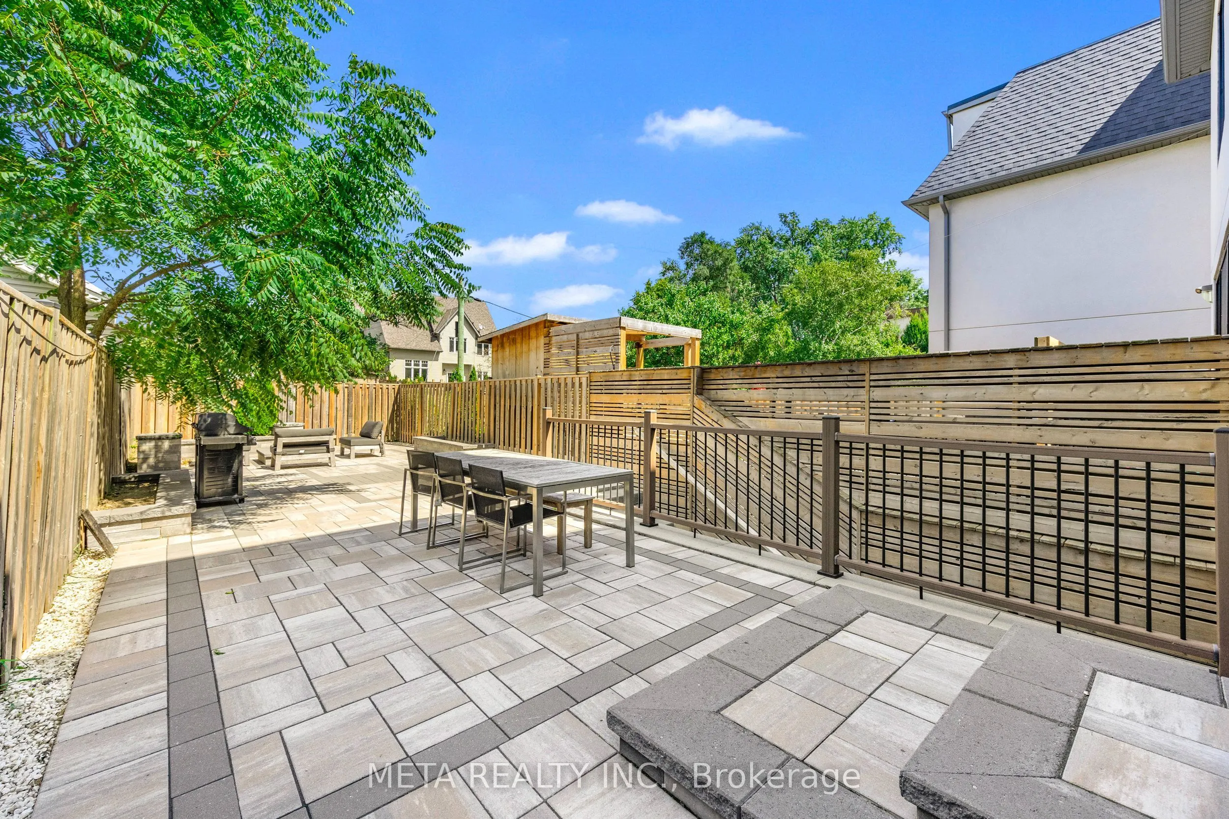 41B Maple Avenue N
