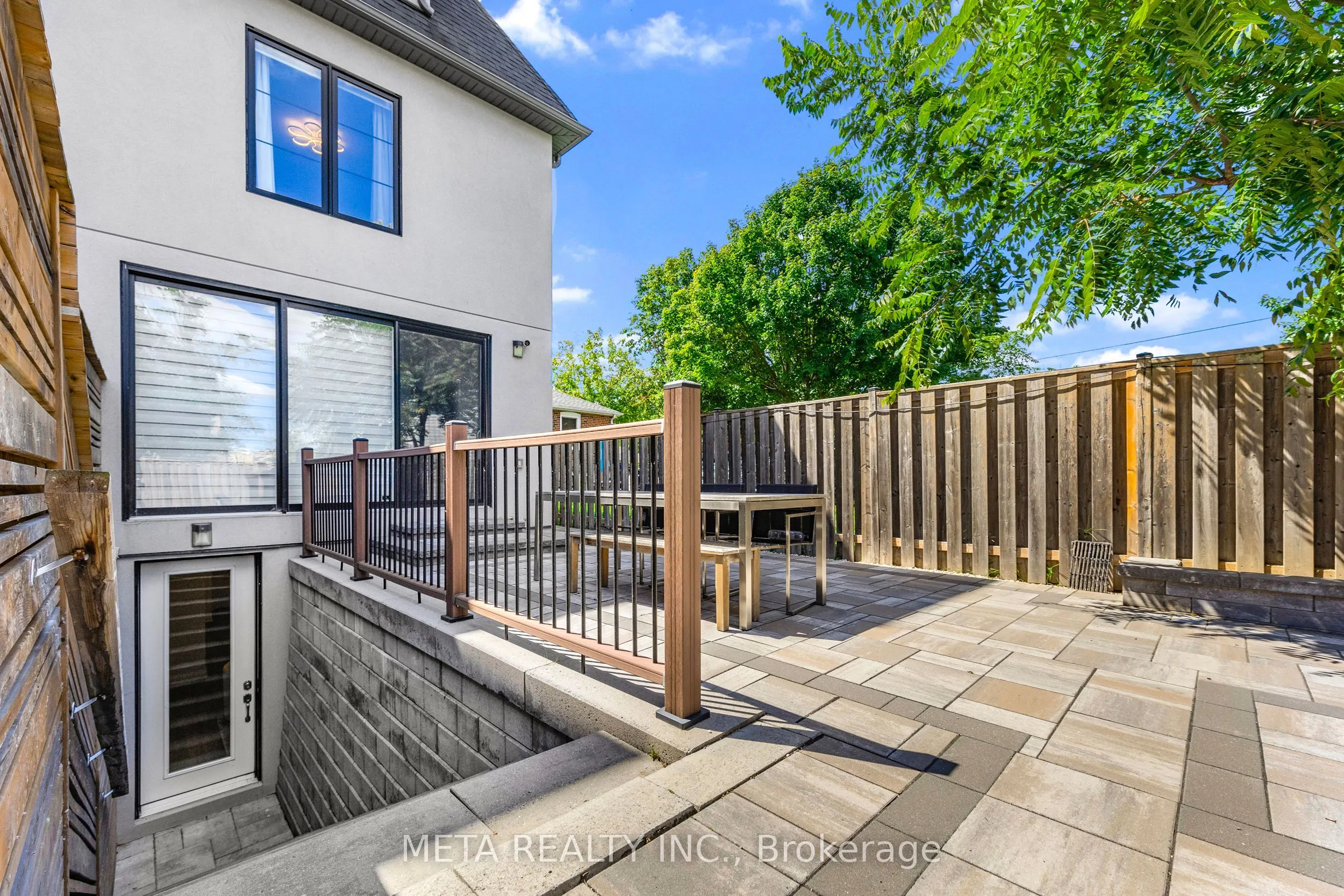 41B Maple Avenue N