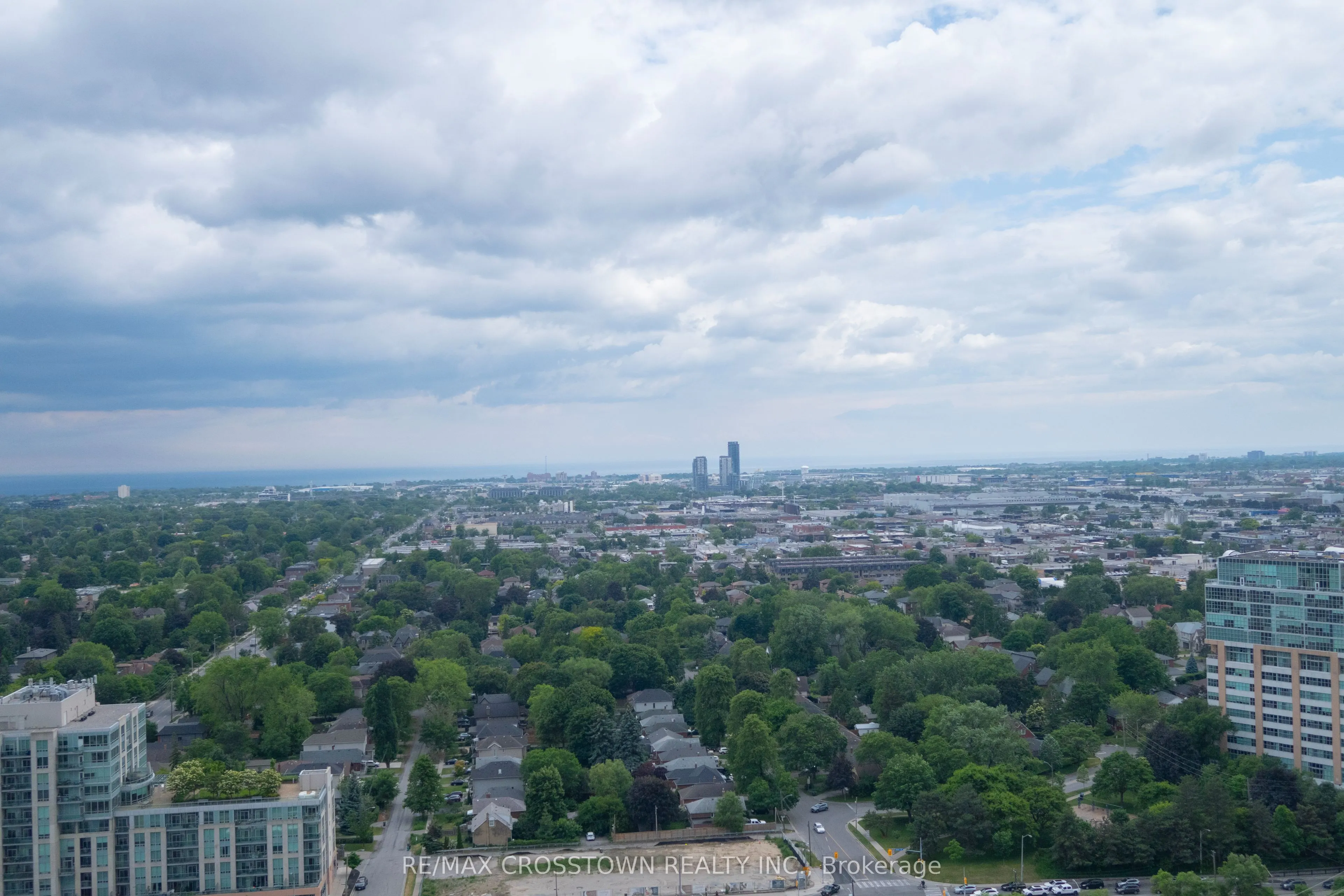 7 Mabelle Avenue, #2901