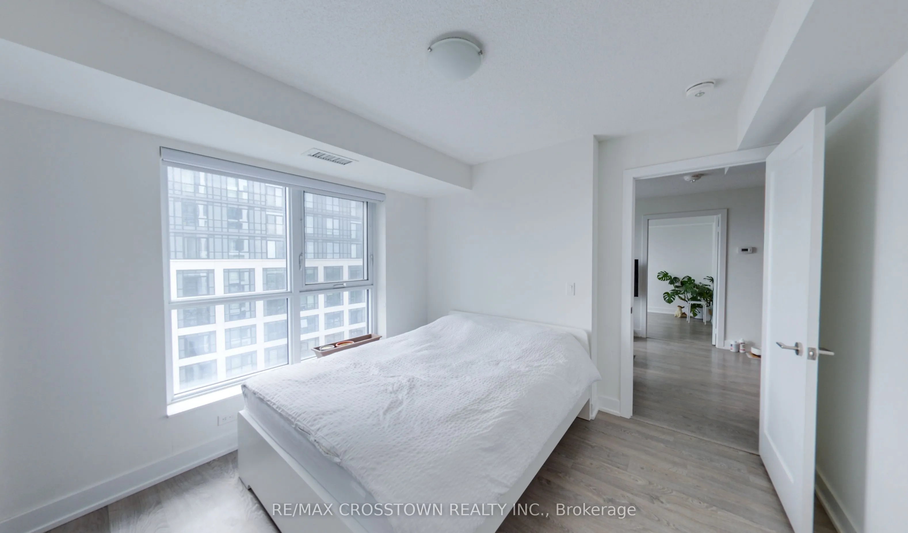 7 Mabelle Avenue, #2901