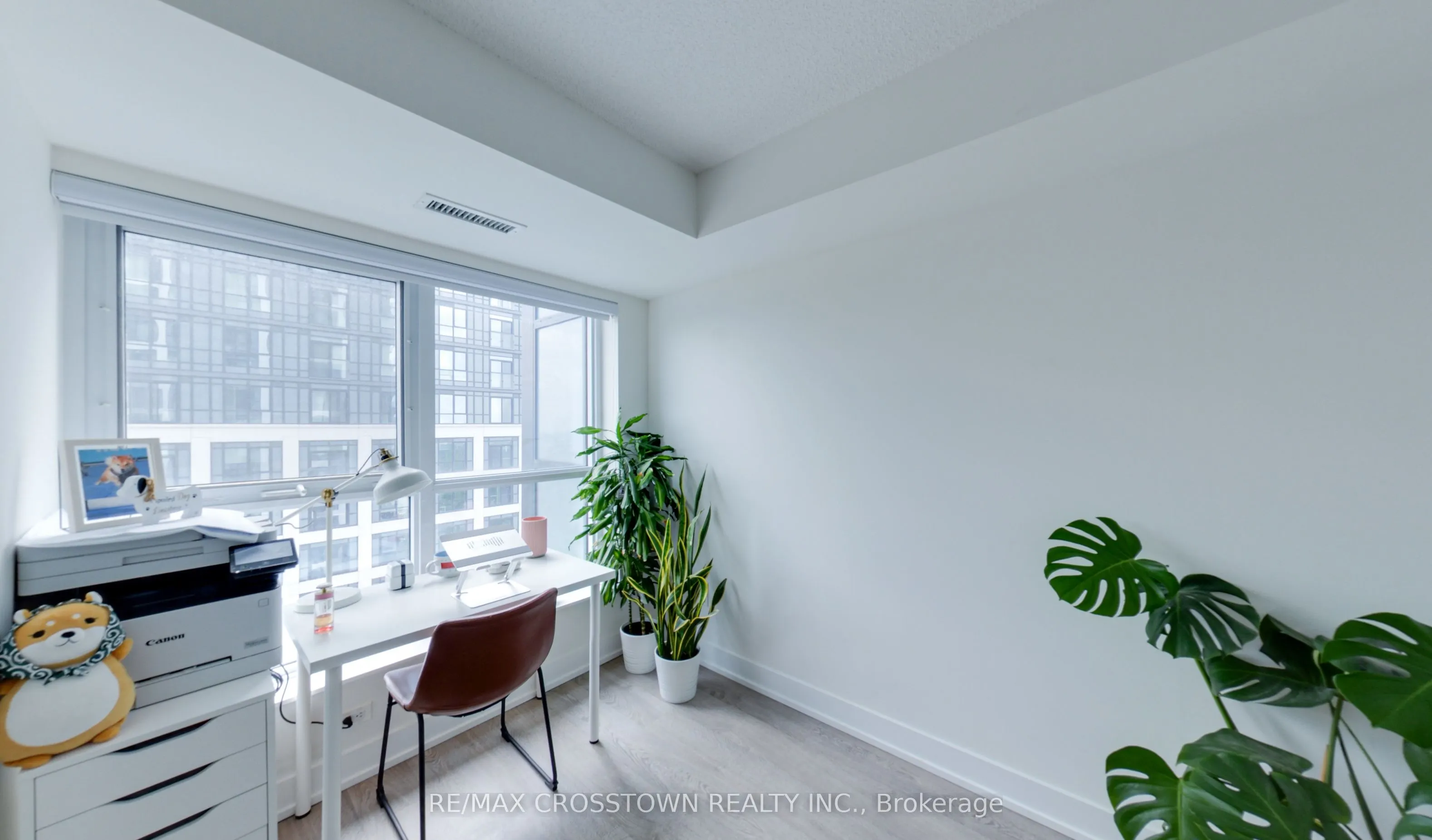 7 Mabelle Avenue, #2901