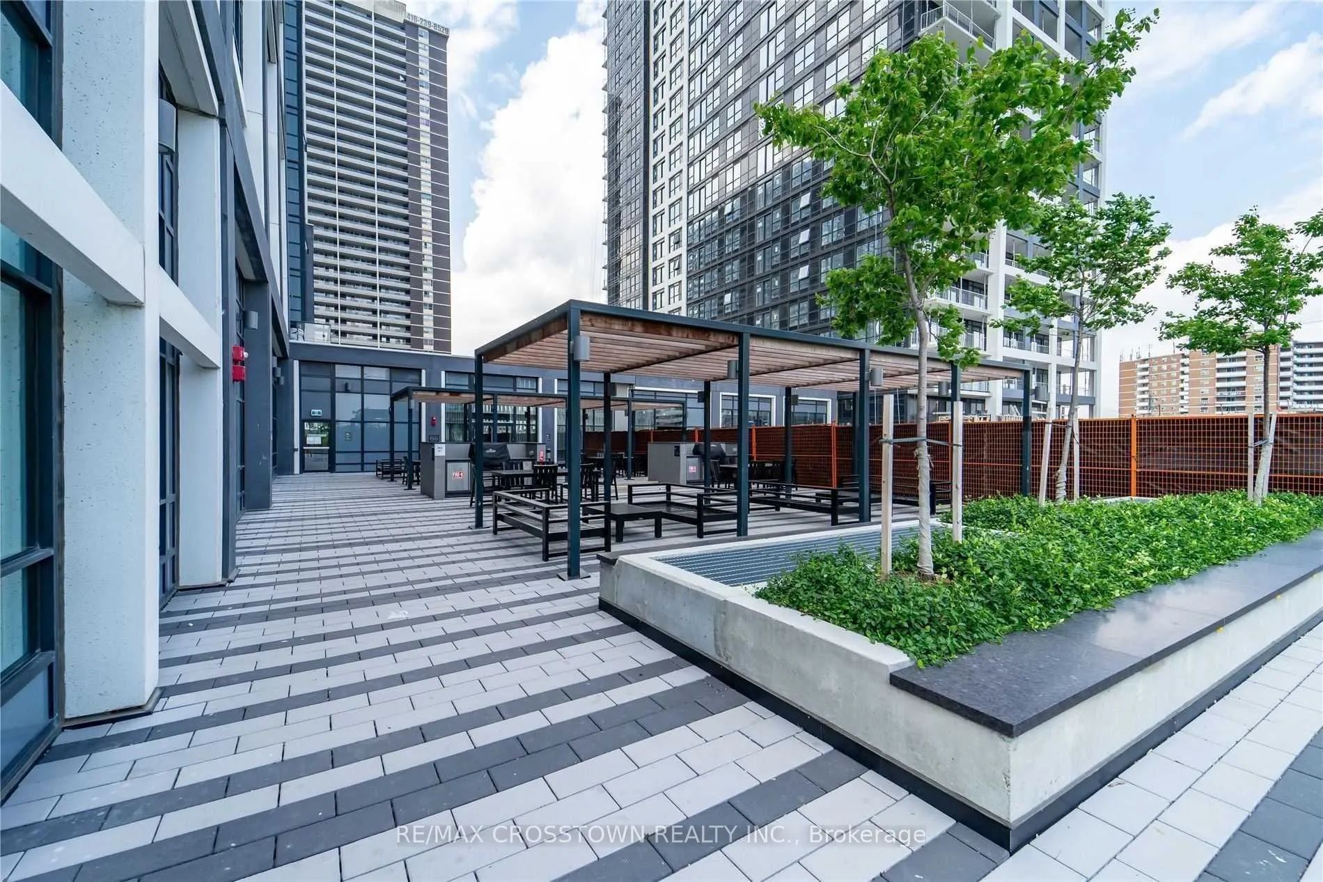 7 Mabelle Avenue, #2901