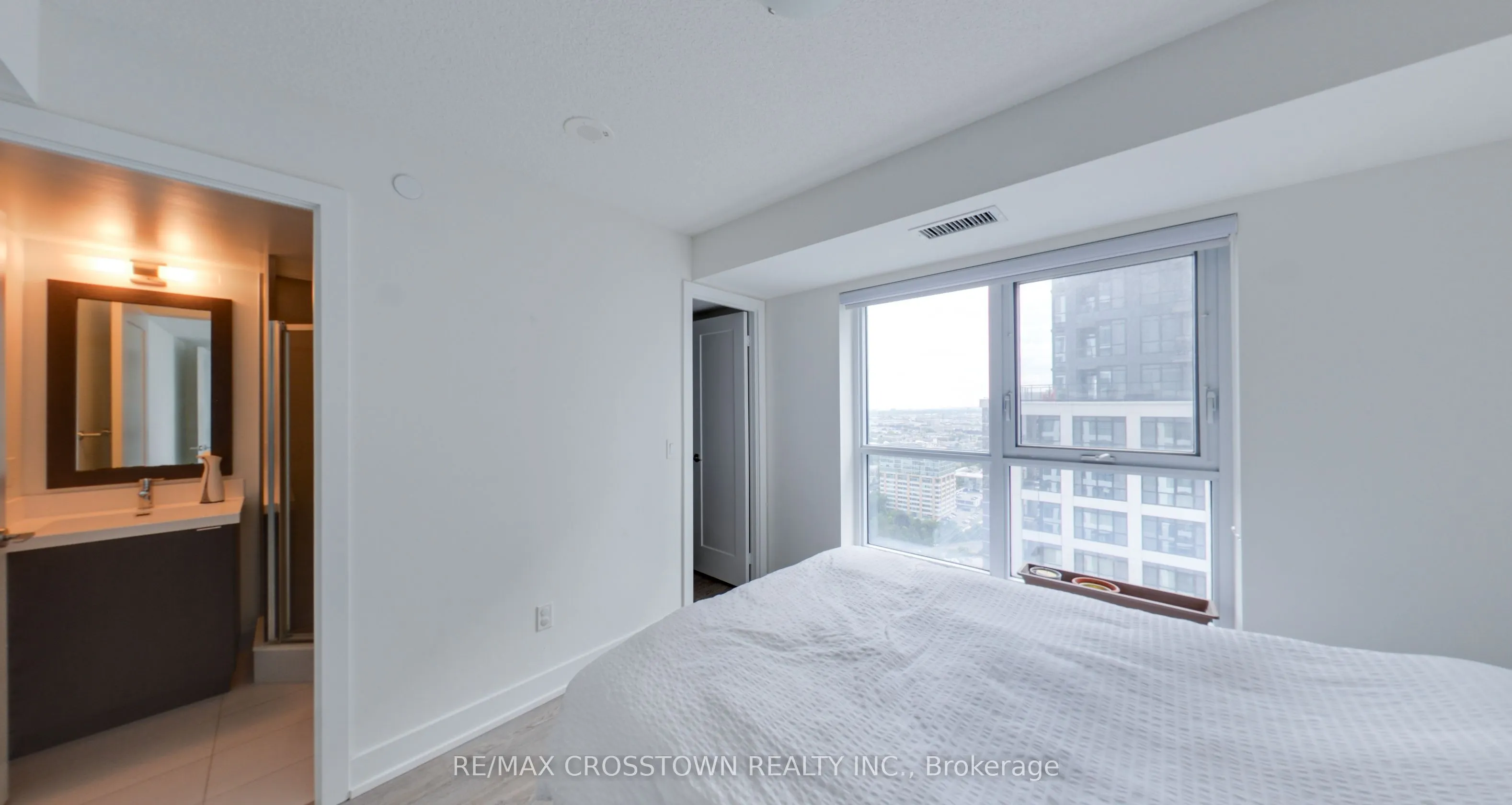 7 Mabelle Avenue, #2901
