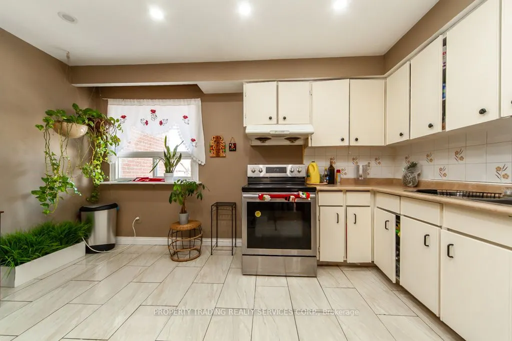 456 Silverstone Drive, #71