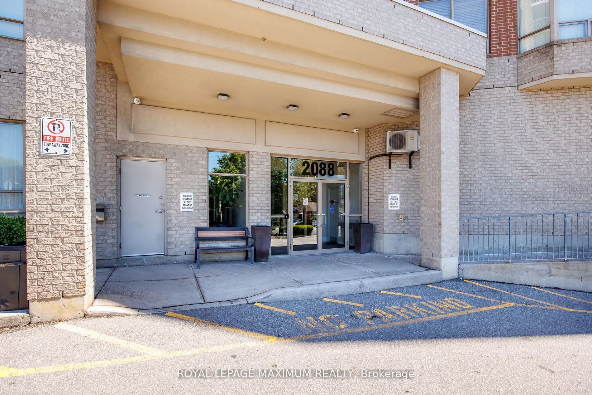 2088 Lawrence Avenue W, #807