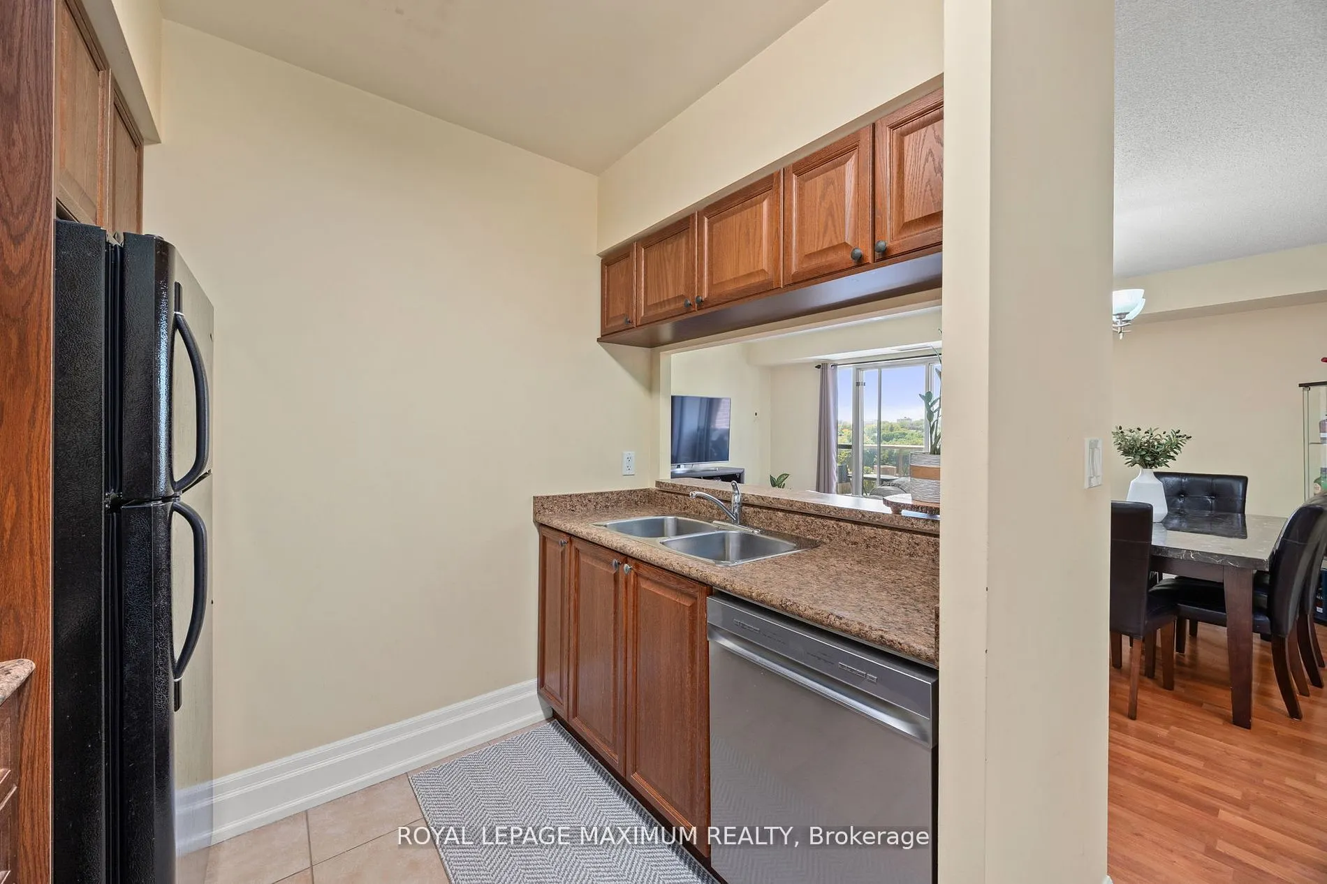2088 Lawrence Avenue W, #807