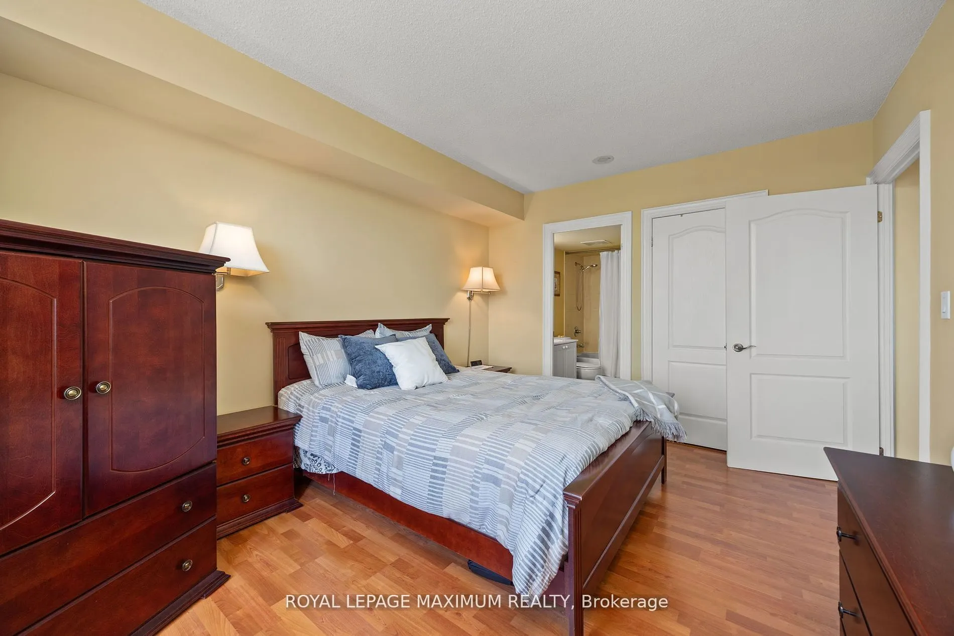 2088 Lawrence Avenue W, #807